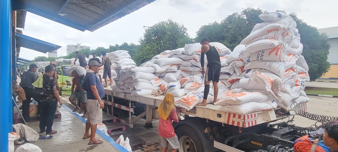Camel Logistik | Solusi Logistik Anda, Tepat Waktu, Tanpa Batas dengan SDM profesional 